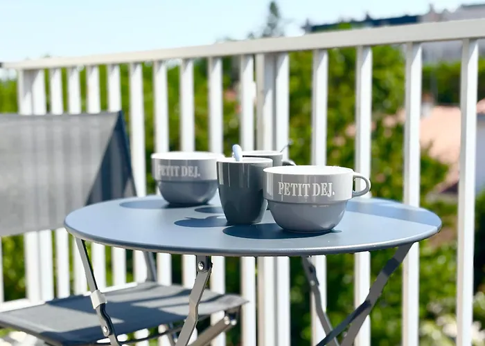 Le Spacieux - Royan, Wifi & Balcon Apartment