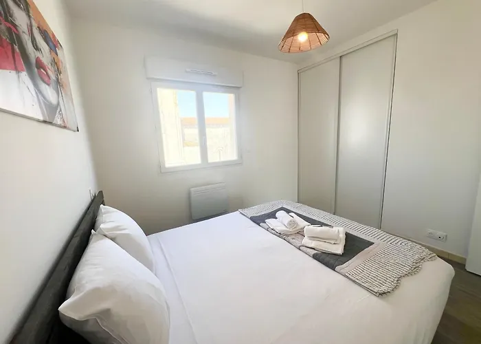 Le Spacieux - Royan, Wifi & Balcon Apartman