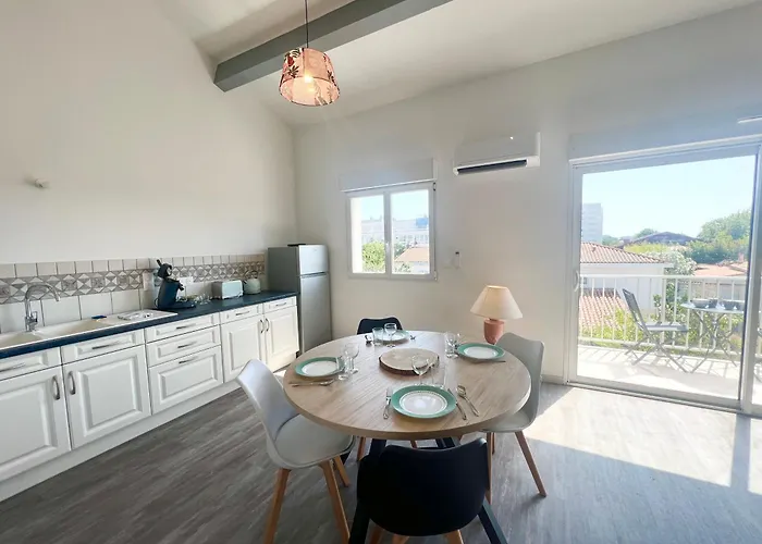 Le Spacieux - Royan, Wifi & Balcon Apartman *